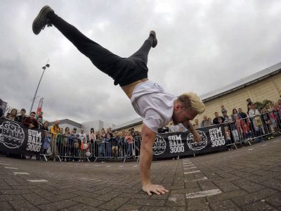 breakdancers act