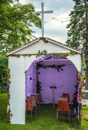 Decor Chapel Of Love