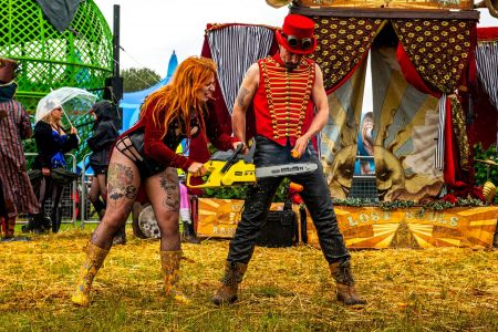 female chainsaw performer