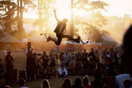 power stilts performer