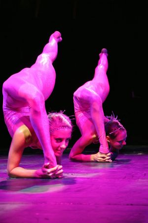 somanmbu contortion dusol sisters