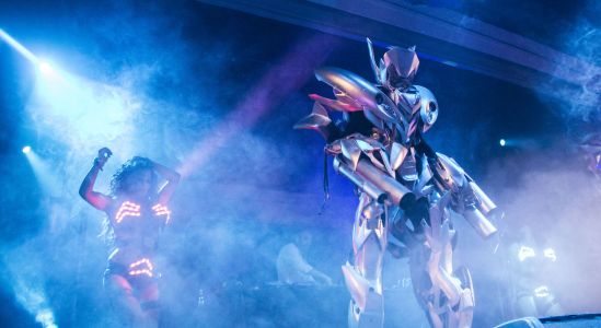 Transformer Robot And Dancers