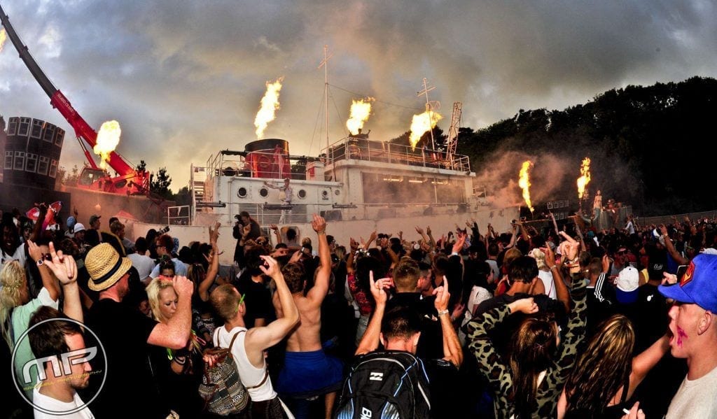 Bestival port stage